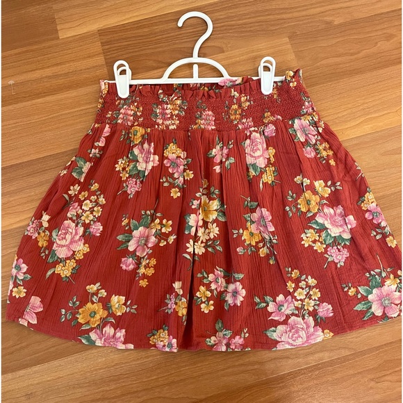 American Eagle Skirt - Size S - Red Floral - Picture 1 of 1